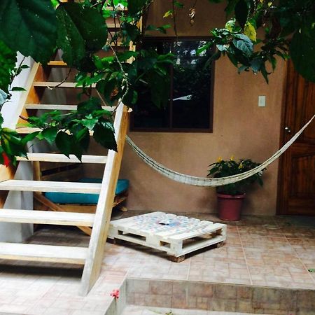 מונטניטה Hostal Moai מראה חיצוני תמונה