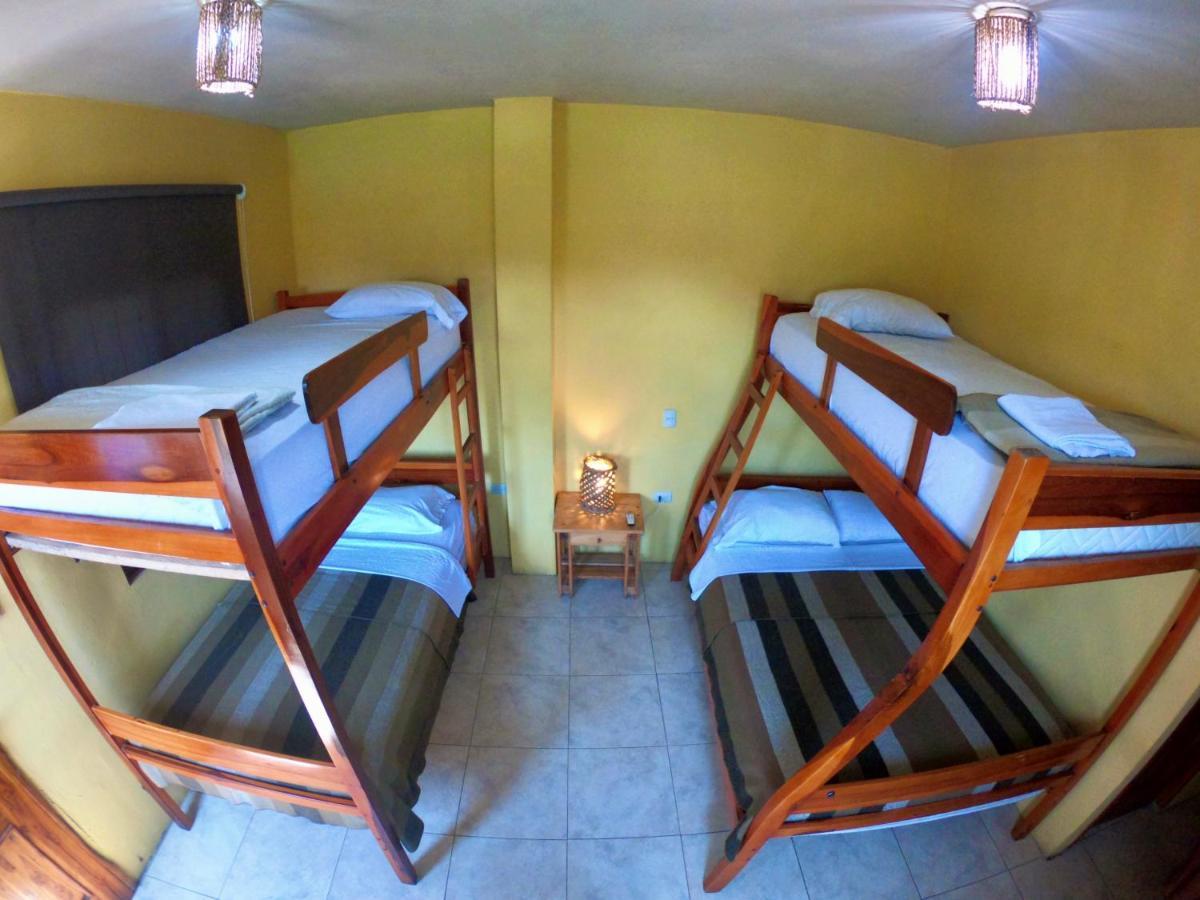 מונטניטה Hostal Moai מראה חיצוני תמונה
