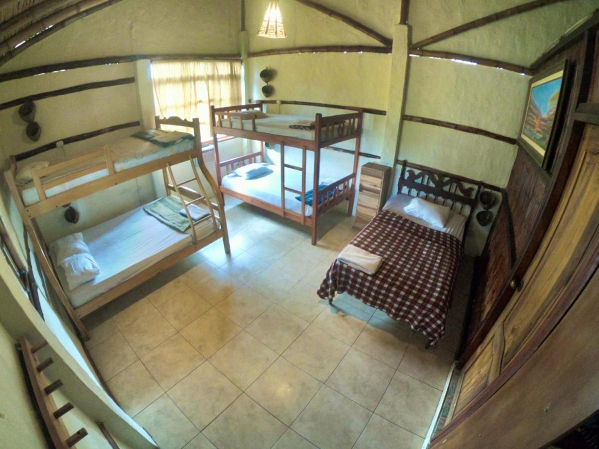 מונטניטה Hostal Moai מראה חיצוני תמונה