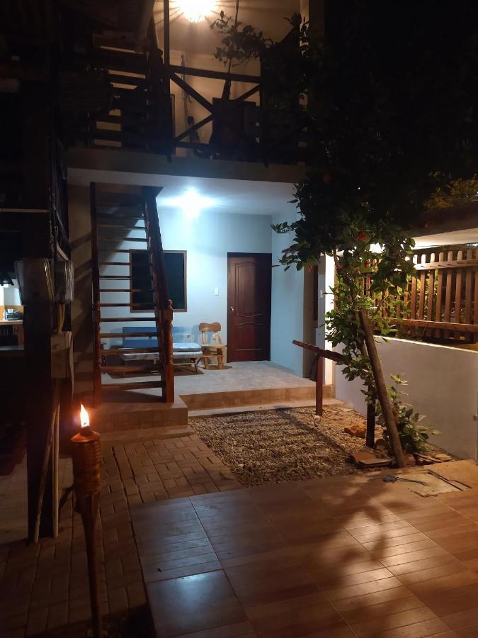 מונטניטה Hostal Moai מראה חיצוני תמונה