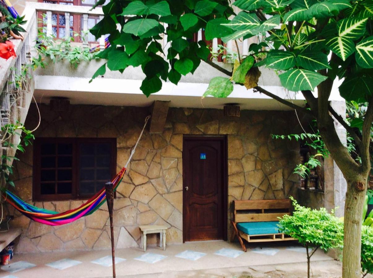 מונטניטה Hostal Moai מראה חיצוני תמונה