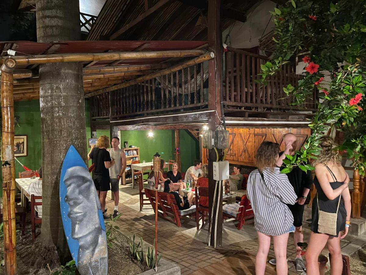 מונטניטה Hostal Moai מראה חיצוני תמונה