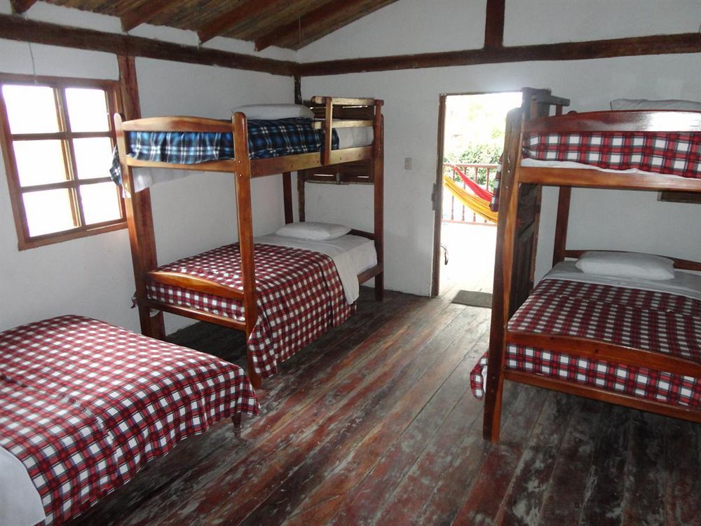 מונטניטה Hostal Moai מראה חיצוני תמונה