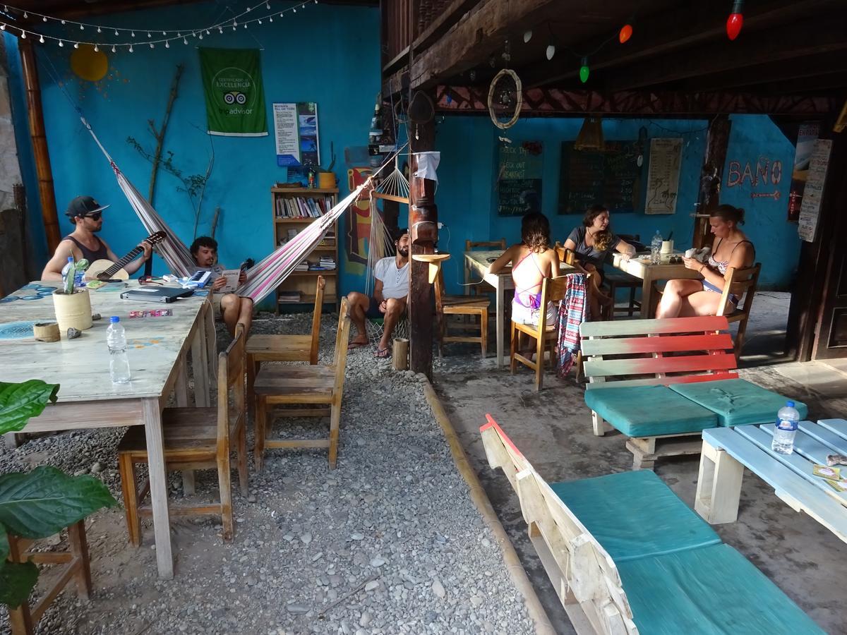 מונטניטה Hostal Moai מראה חיצוני תמונה