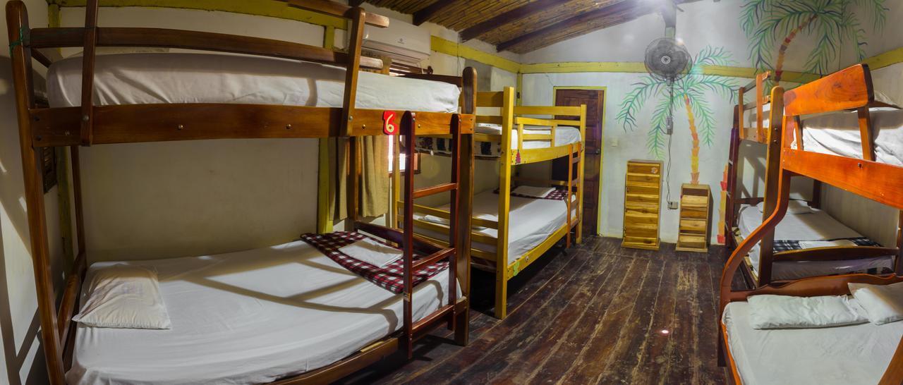 מונטניטה Hostal Moai מראה חיצוני תמונה