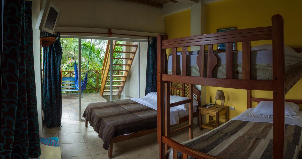 מונטניטה Hostal Moai מראה חיצוני תמונה