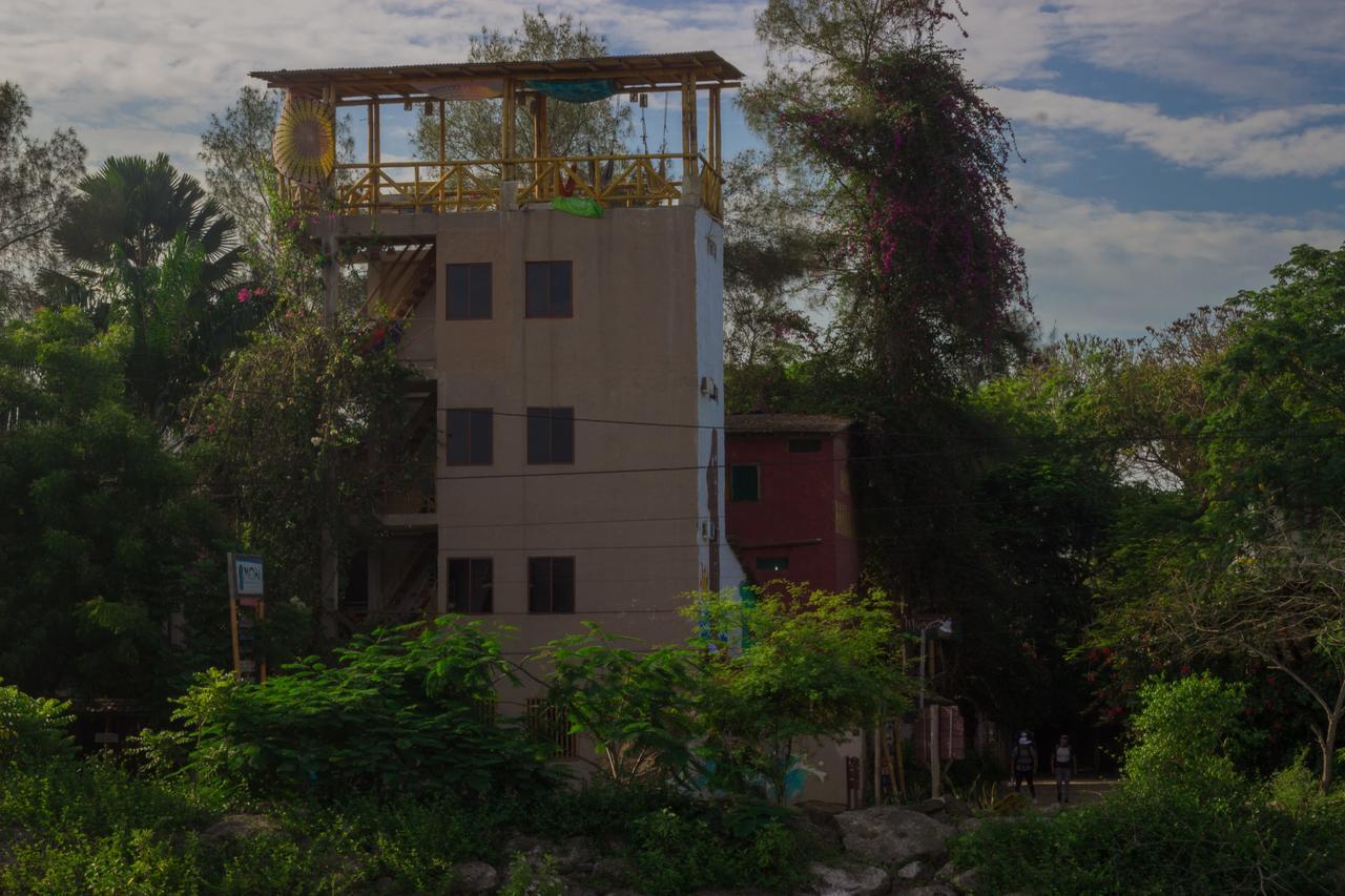 מונטניטה Hostal Moai מראה חיצוני תמונה