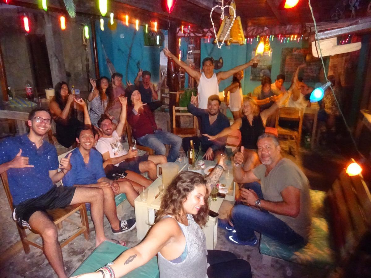 מונטניטה Hostal Moai מראה חיצוני תמונה
